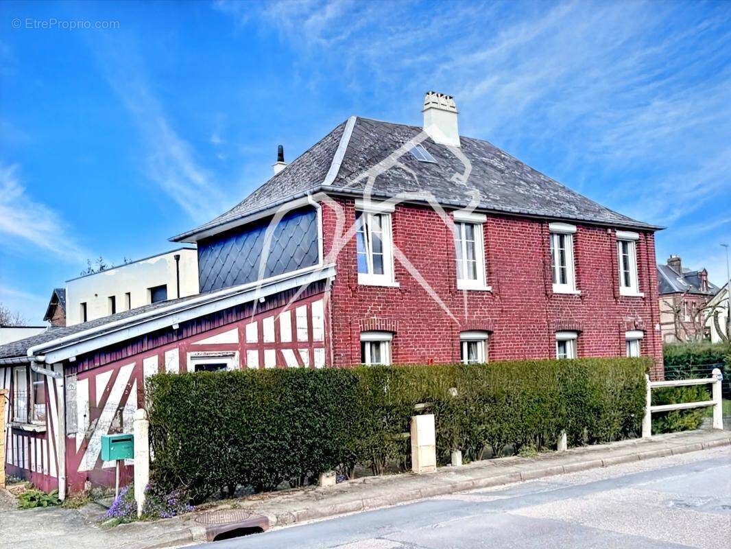 Maison à SAINT-PIERRE-DE-VARENGEVILLE