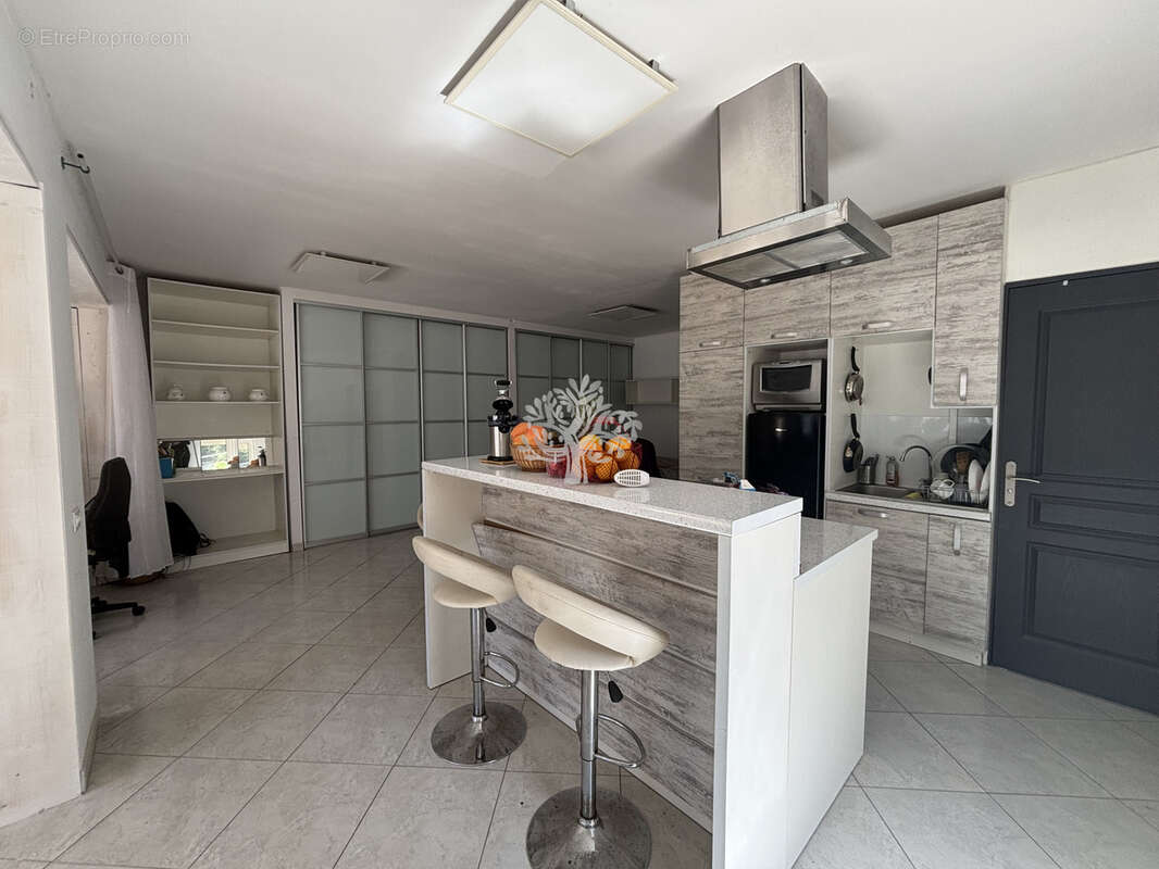 Appartement à SAINT-CYR-SUR-MER