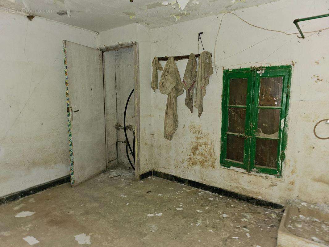 À Vendre - Ensemble immobilier de 400m² à rénover - photo 10