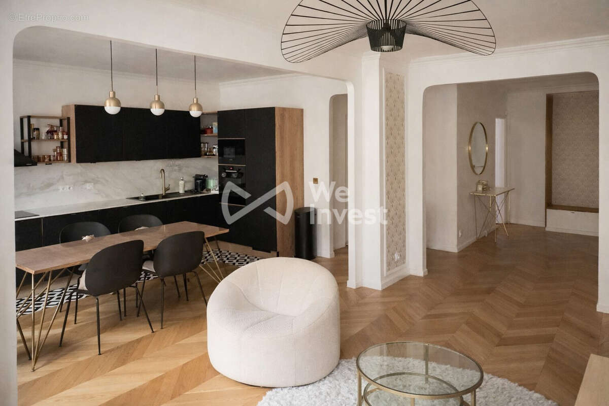 Appartement à PARIS-16E