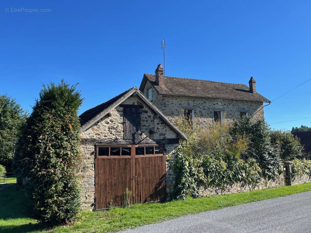 Maison à COUSSAC-BONNEVAL