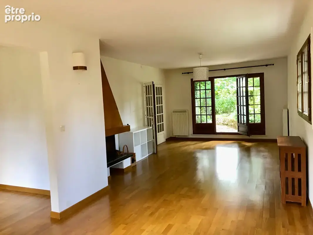 Haut buc maison individuelle sur  sous sol et jardin clos - photo 2