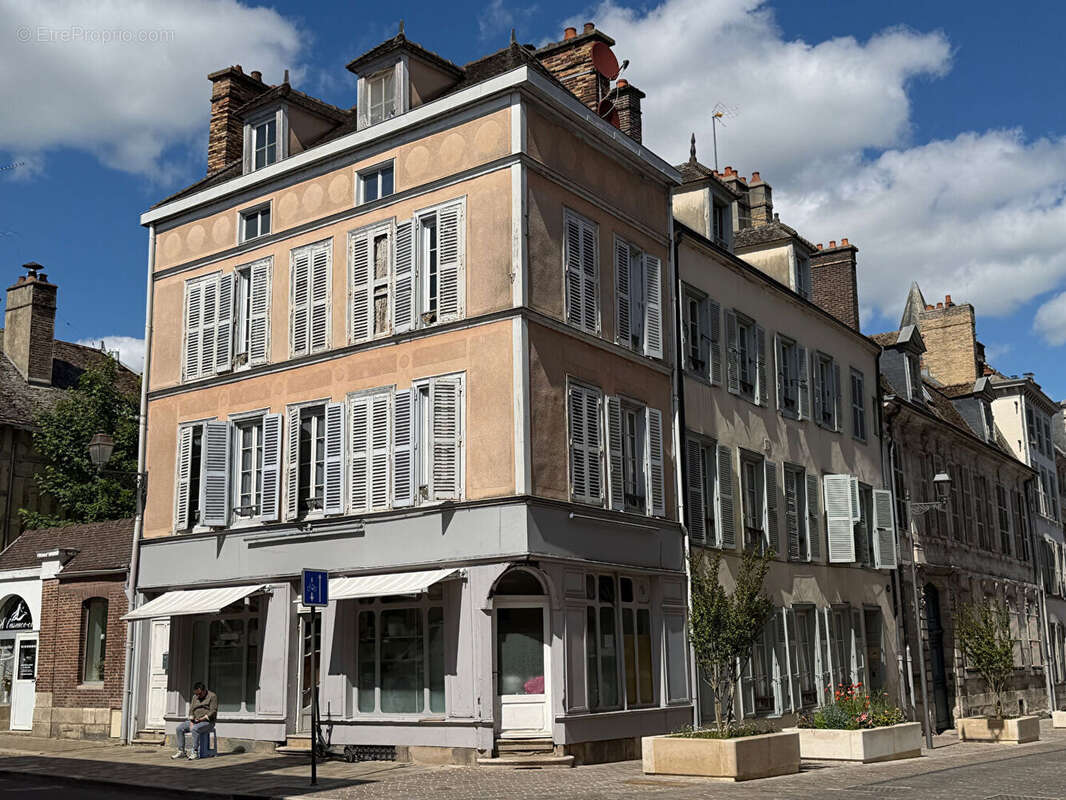 Hyper centre de troyes, charmant immeuble de 3 lots - photo 2