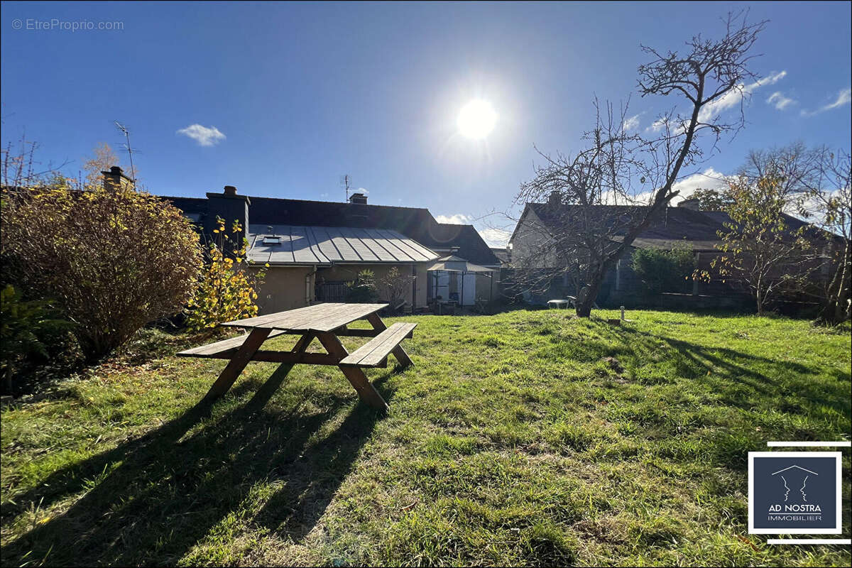 Maison à LA CHAPELLE-THOUARAULT