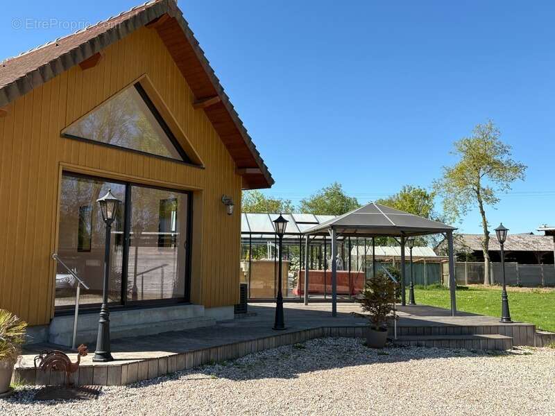 Maison à BEUZEVILLE-LA-GRENIER