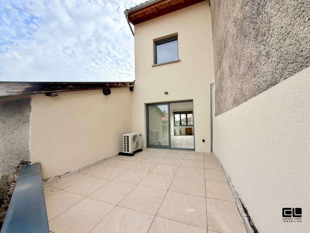 Maison à RILLIEUX-LA-PAPE