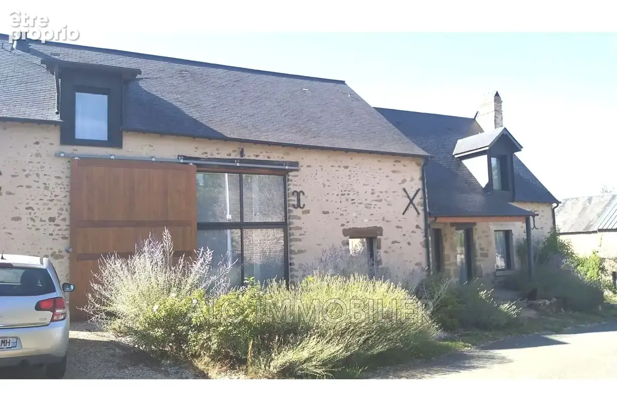 Maison 237 m² à Saint-Leonard-Des-Bois  - photo 5