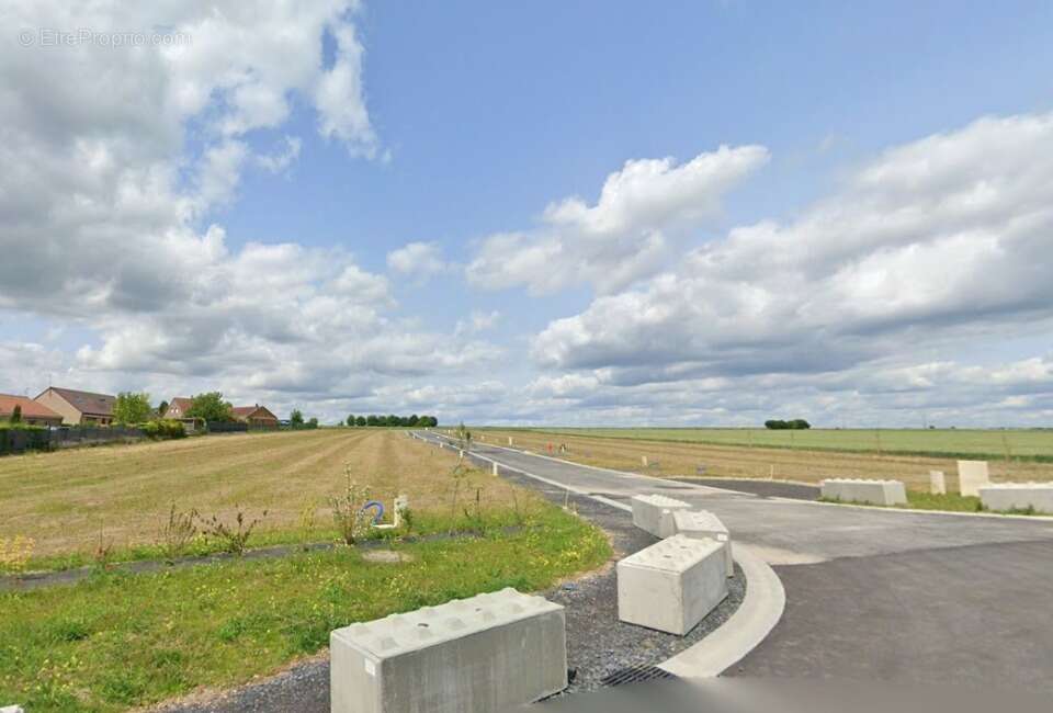 Terrain à AUBIGNY-AU-BAC