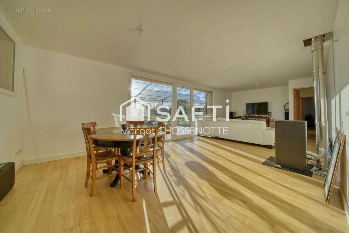 Maison 119 m² à Sainte-Meme  - photo 3