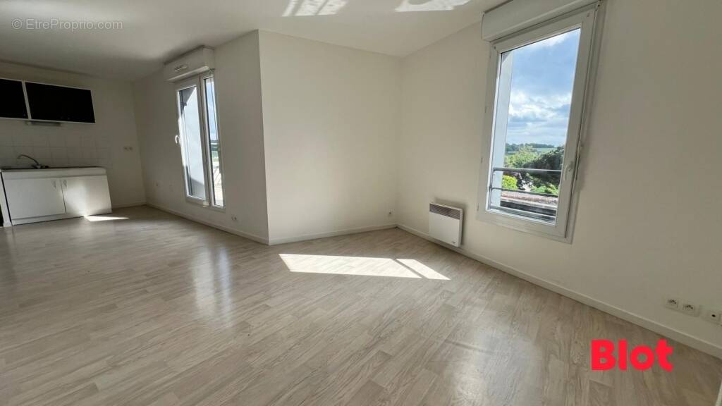 Appartement à ORGERES