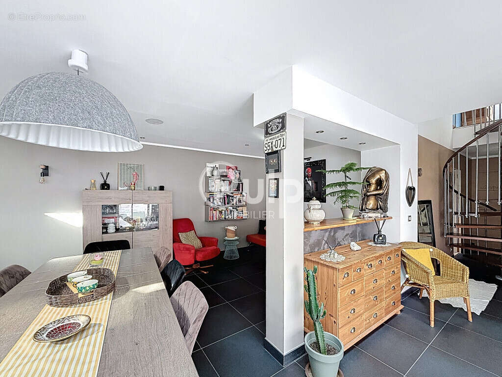 Maison plain pied 3 chambres - 2 terrasses - 2 garages - photo 9