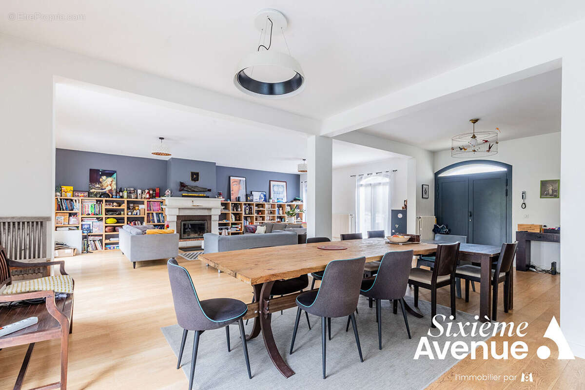 Maison à SAINTE-GENEVIEVE-DES-BOIS