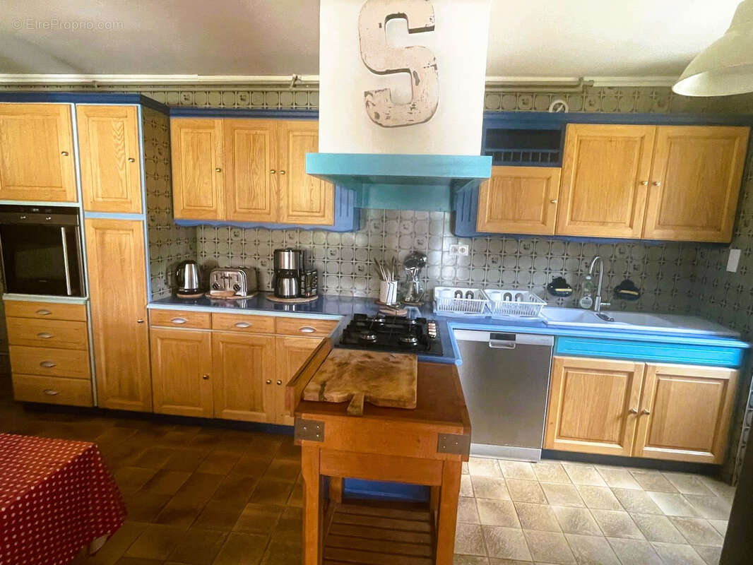 Propriete de caractere avec piscine et 2.5 hectares de terrain : - photo 8