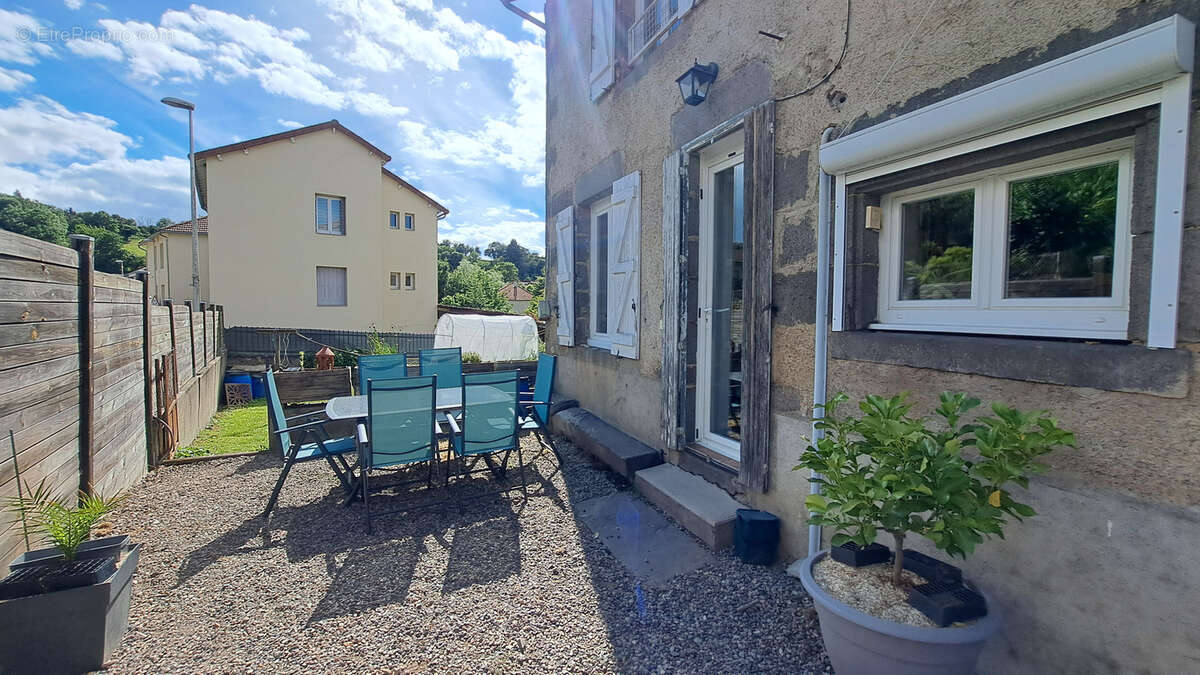 Maison à MANZAT