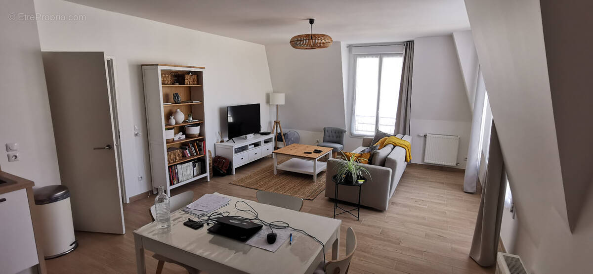 Appartement à LA GARENNE-COLOMBES