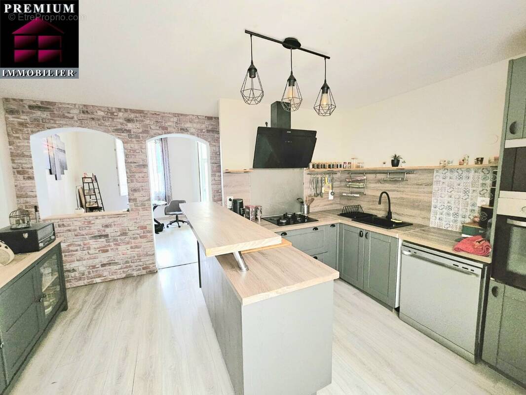 Maison à SAINT-ESTEVE