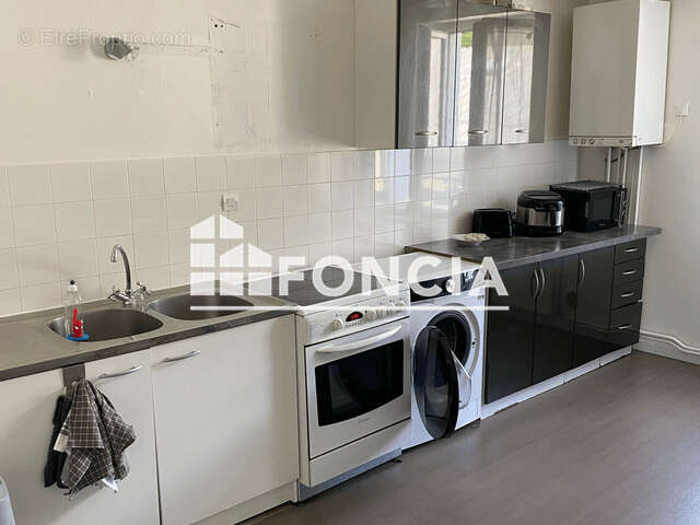 Appartement à LE CHAMBON-FEUGEROLLES