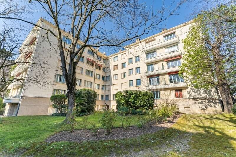 Appartement à ENGHIEN-LES-BAINS