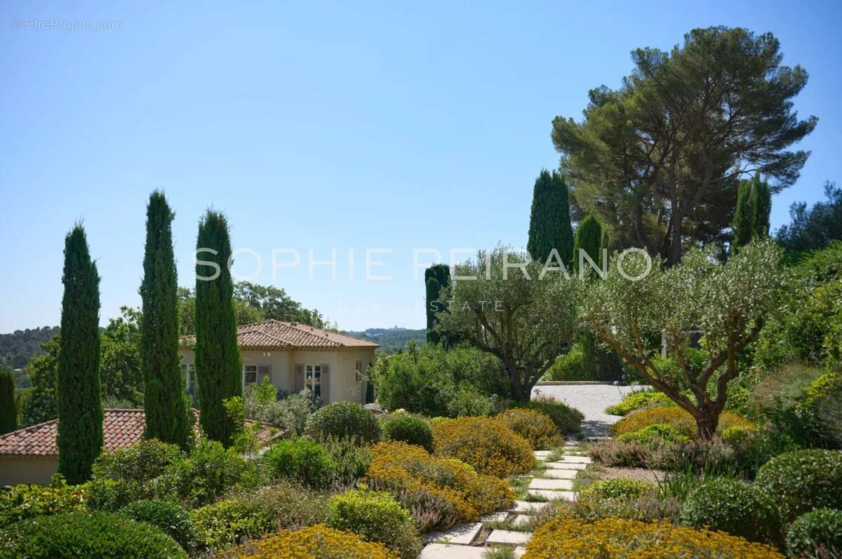 Mougins - bastide avec maison d’invités à quelques pas du village - photo 11