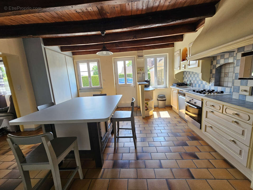 Maison à PONTOUX