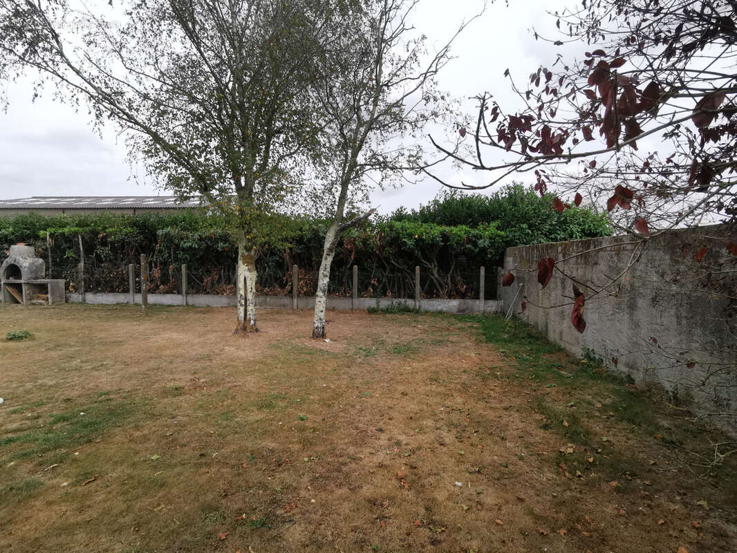 Maison à SAINT-HILAIRE-DE-CHALEONS