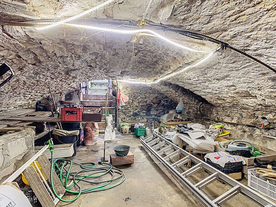 Maison à PONT-DE-VAUX