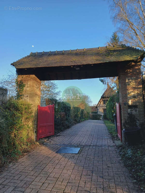 Maison à LA NEUVILLE-CHANT-D'OISEL