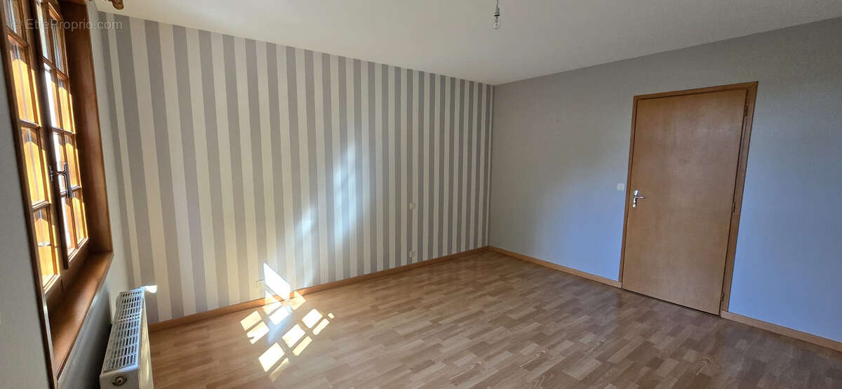 Maison à OUROUX-SUR-SAONE