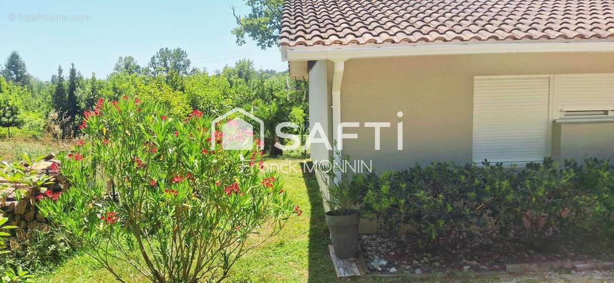 Maison 145 m² à Saint-Sulpice-Et-Cameyrac  - photo 2