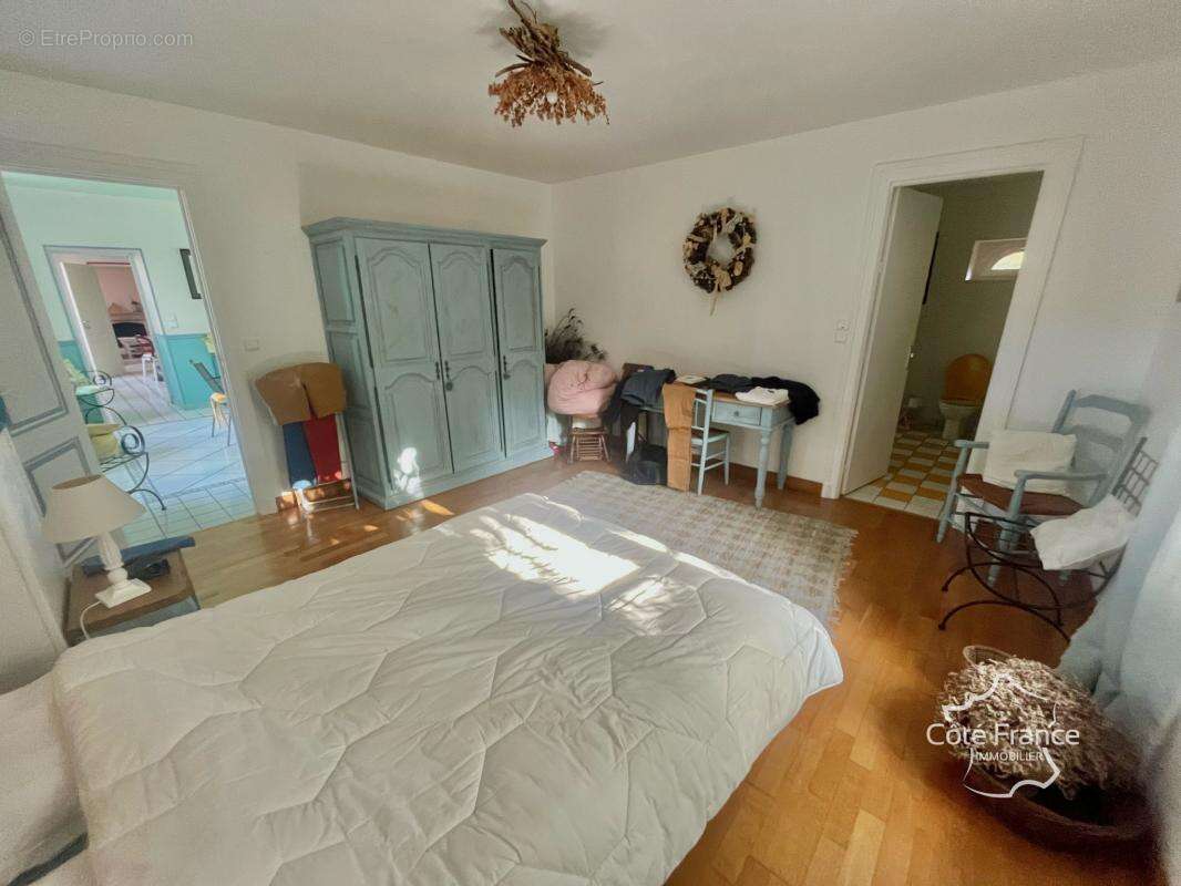 Maison à AILLANT-SUR-THOLON