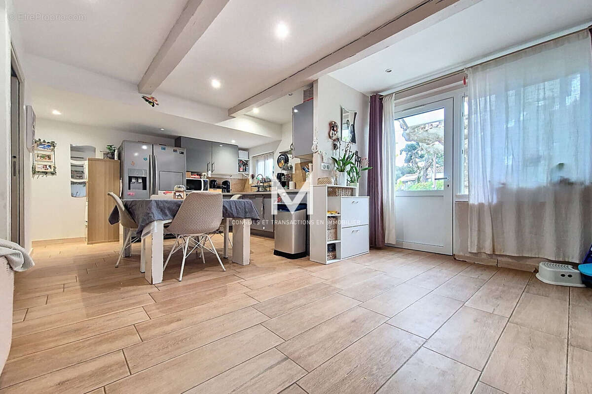 Maison à PLAN-DE-LA-TOUR