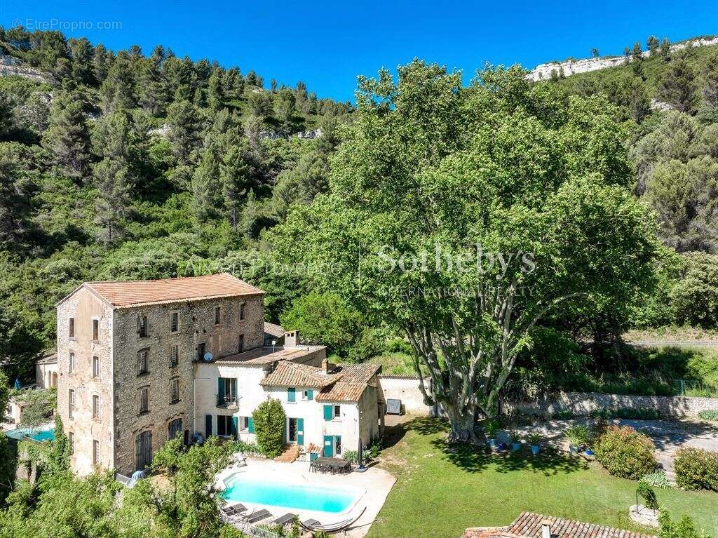 Maison à VENTABREN