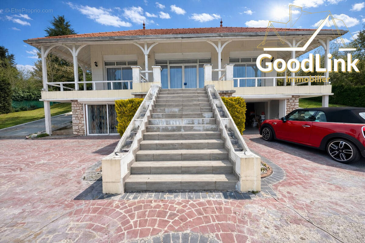 Maison à CRECY-LA-CHAPELLE