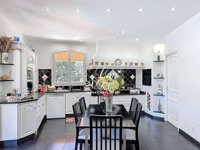 Maison à LE CANNET-DES-MAURES