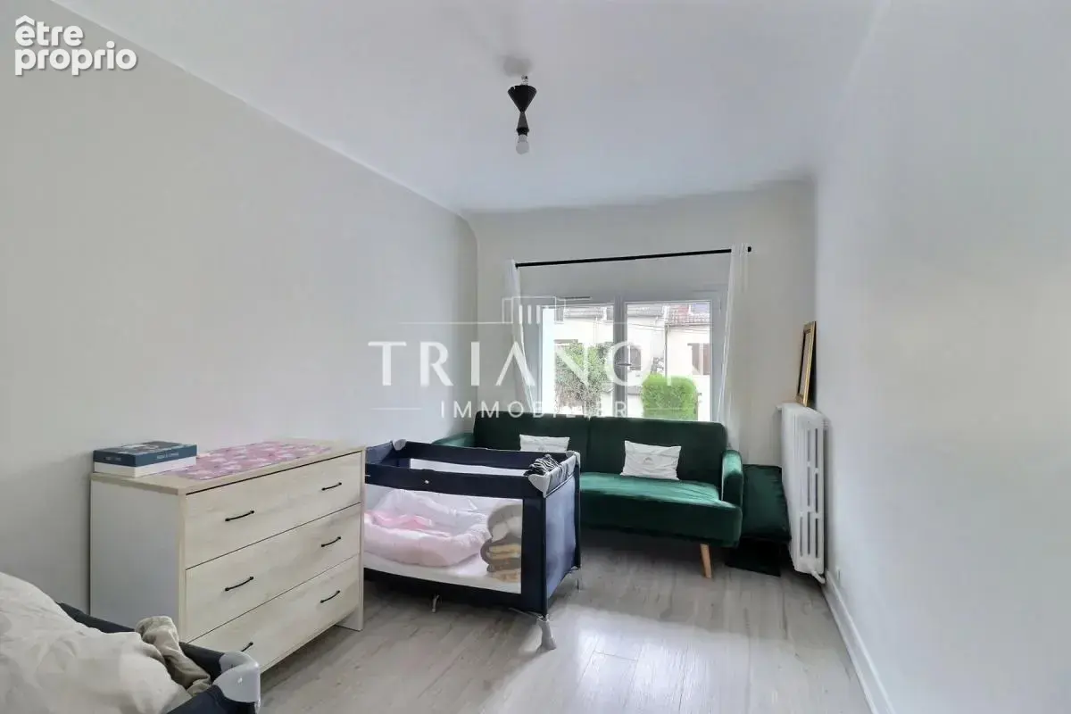 Coup de cœur assuré au centre-ville de Chanteloup-les-Vignes ! - photo 10