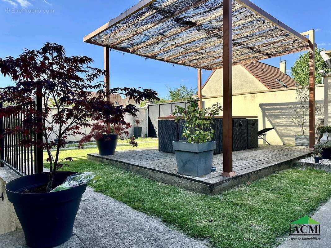 Maison à MERY-SUR-OISE