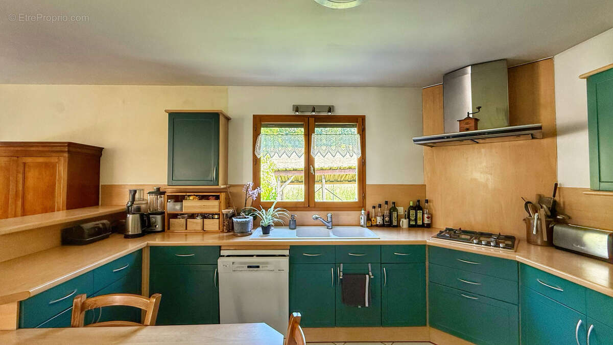 Maison à SAINT-ETIENNE-DE-CROSSEY