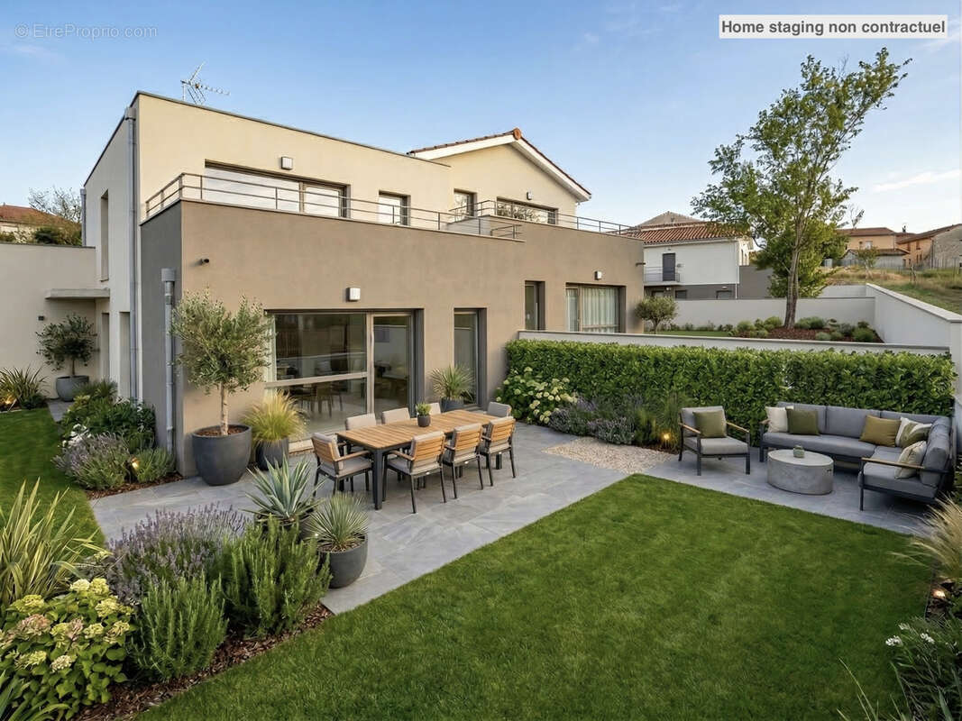 Appartement à LA TOUR-DE-SALVAGNY