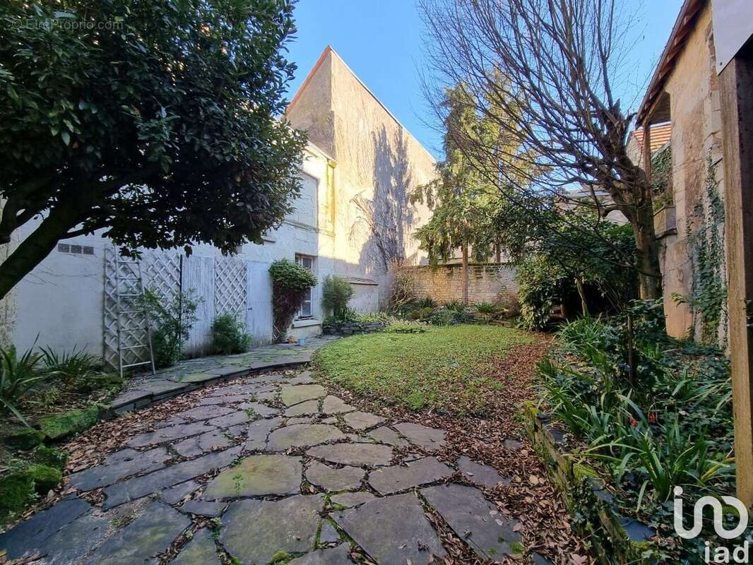 Photo 9 - Commerce à CHATELLERAULT