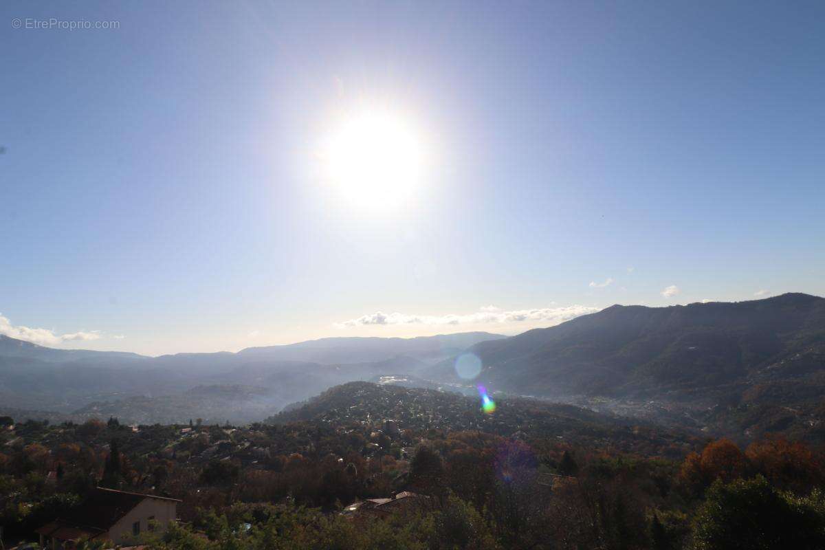 Terrain à BERRE-LES-ALPES