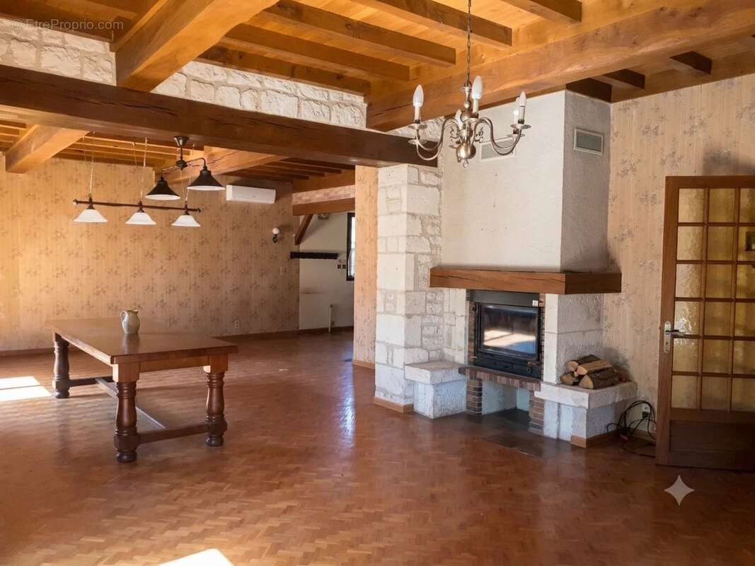 Maison en bordure de village, 3 chambres, dépendances - photo 4
