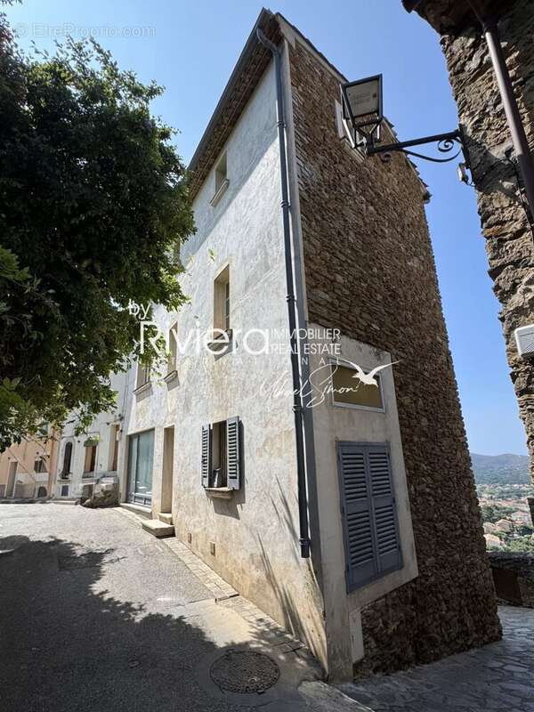 Maison à BORMES-LES-MIMOSAS