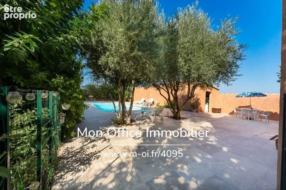 Référence : 7235-SJO - Magnifique Mas de 1739 aux portes d'Aix-en-Provence - piscine- terrain plat arboré de 6400m2- cachet - photo 9