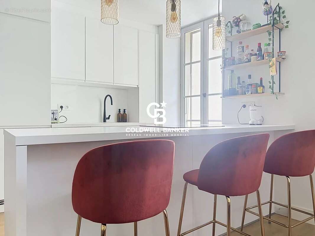 La Rochelle – Centre-ville  Appartement rénové à l'esprit maison de ville - photo 6