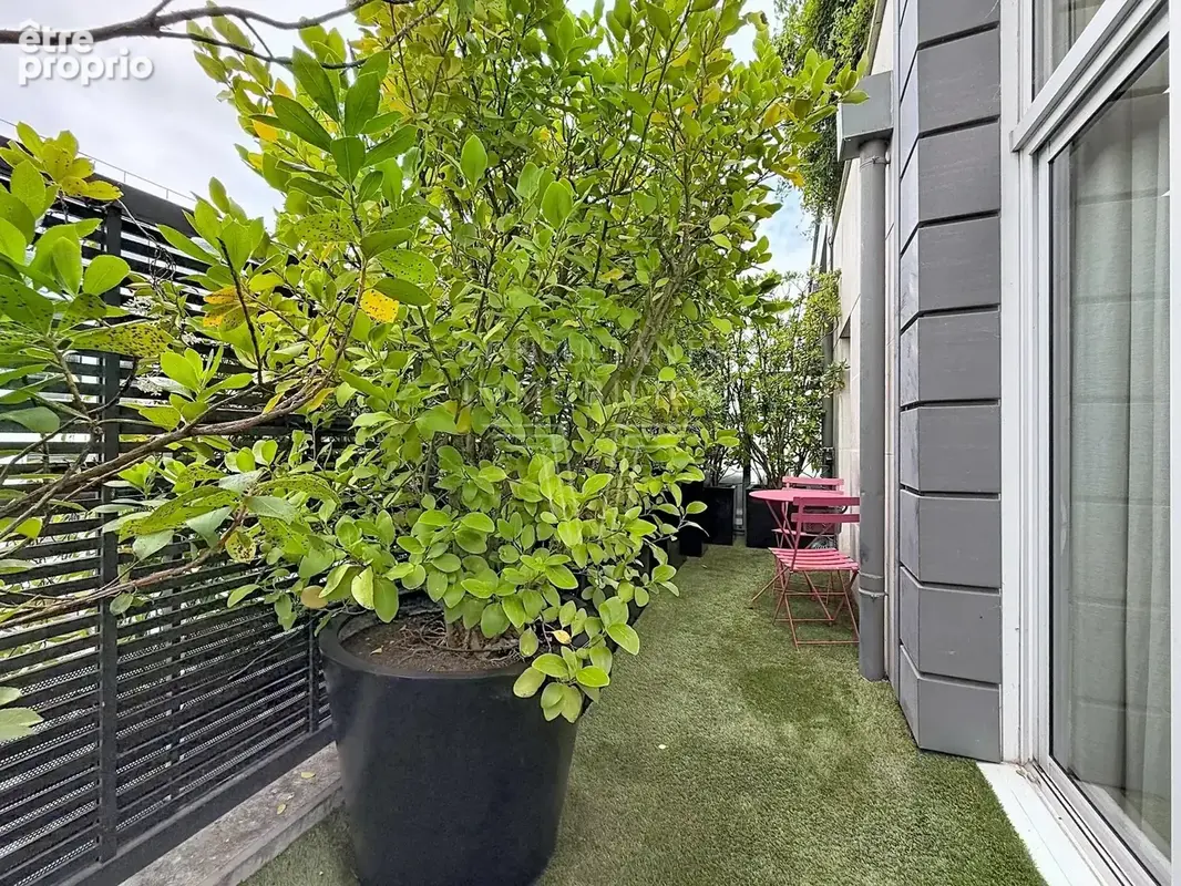 Dernier étage : 80 m² deux chambres/63 m² de terrasses - photo 16