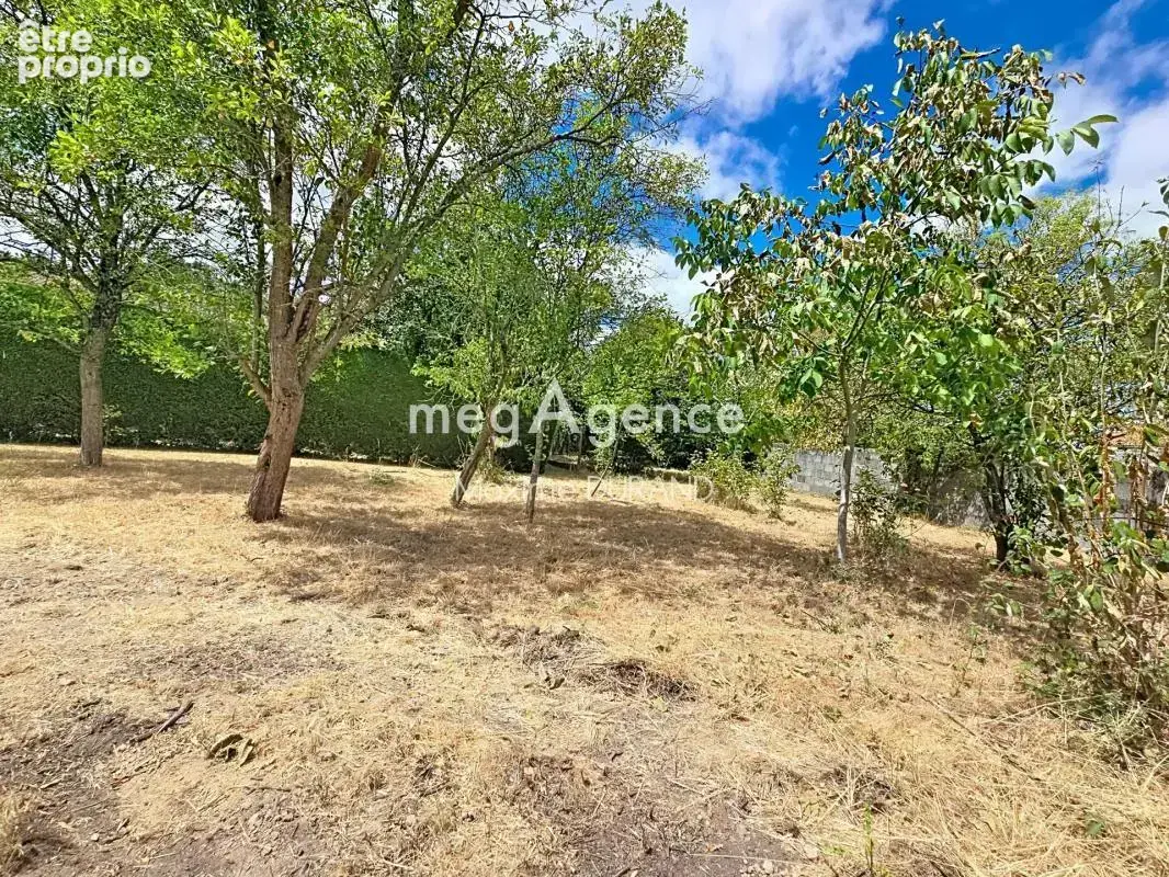 Terrain constructible au cœur de La Romagne - photo 2