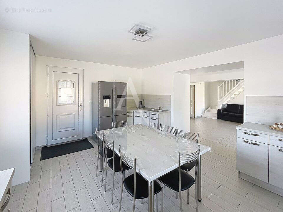 Maison Brain Sur Allonnes 4 pièce(s) 140 m2 - photo 2