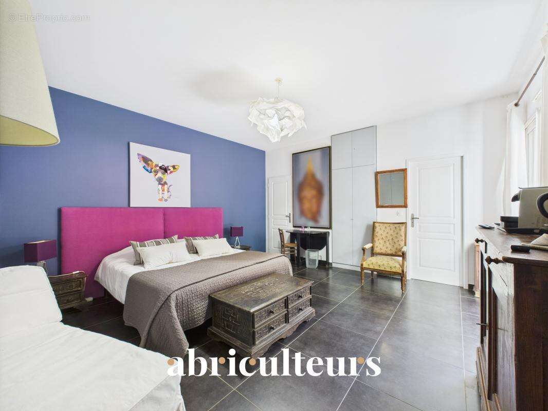Magnifique maison contemporaine avec jardin paysager et piscine en vente à l'Étang-la-Ville (78620) - photo 7