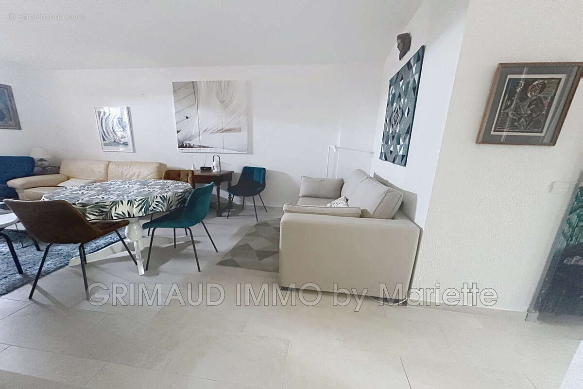 Appartement à GRIMAUD