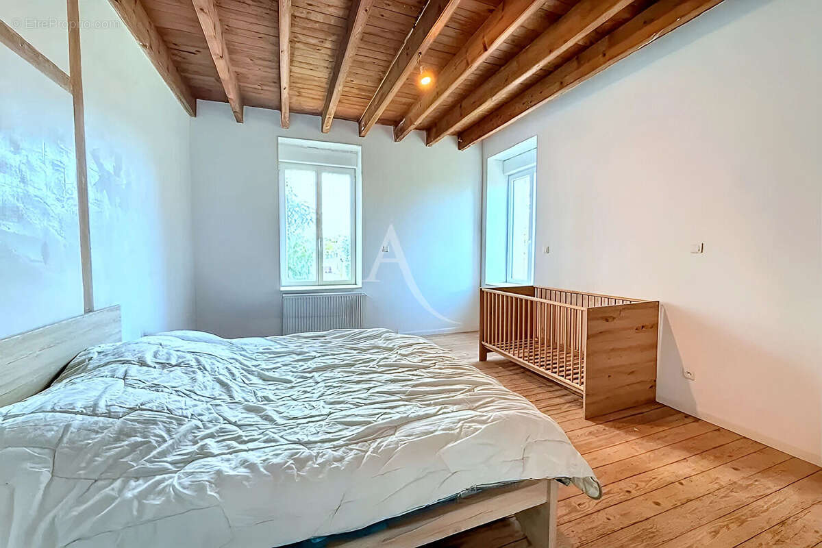 Maison à LA CAILLERE-SAINT-HILAIRE